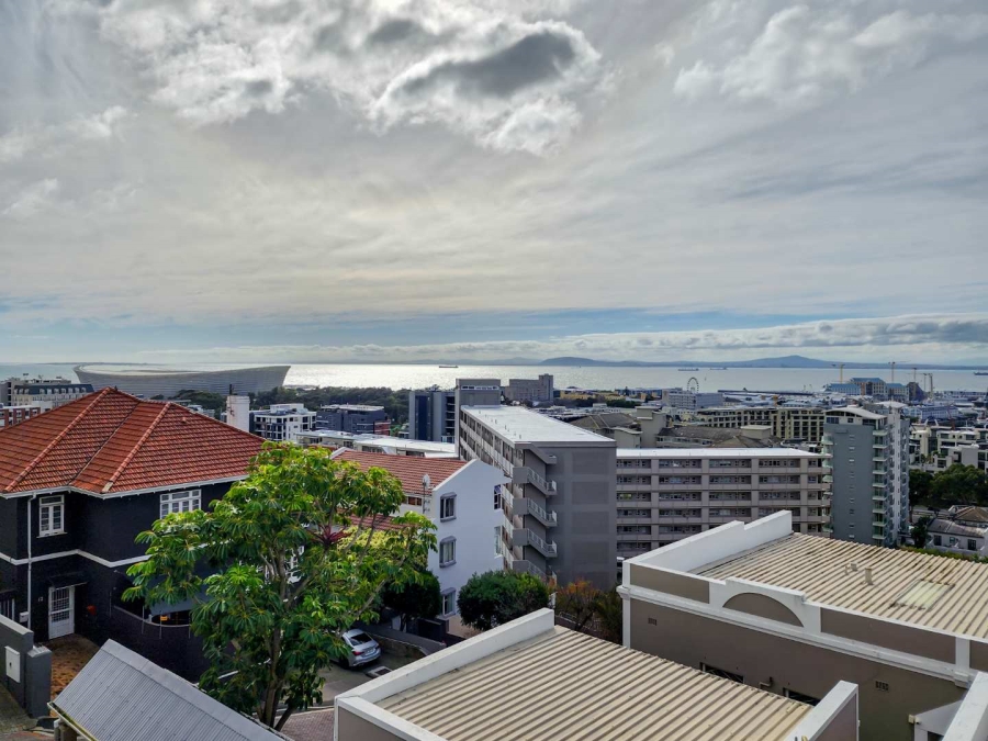 To Let 2 Bedroom Property for Rent in Green Point Western Cape